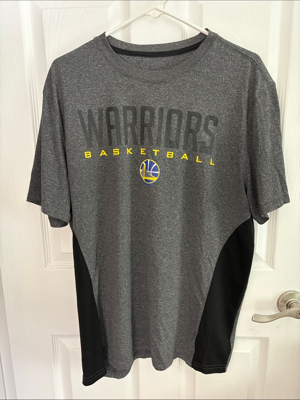 Warriors Basketball Gray Performance Tee with Yellow Logo